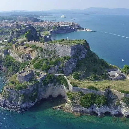 Sofia's Nyaraló Meszongí